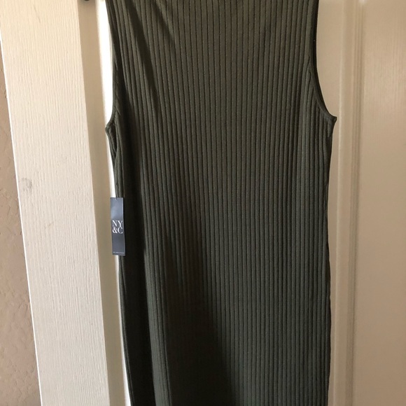 NWT Sleveless Ribbed Dress - Picture 2 of 2